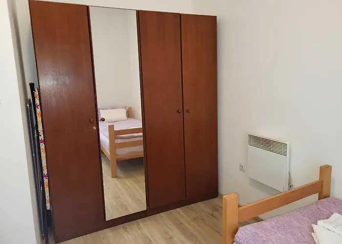 Ljuba Apartament *